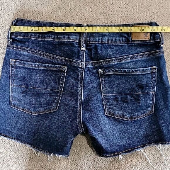 American Eagle Shortie Super Stretch Distressed Jean Shorts - Size 2 - Picture 8 of 14
